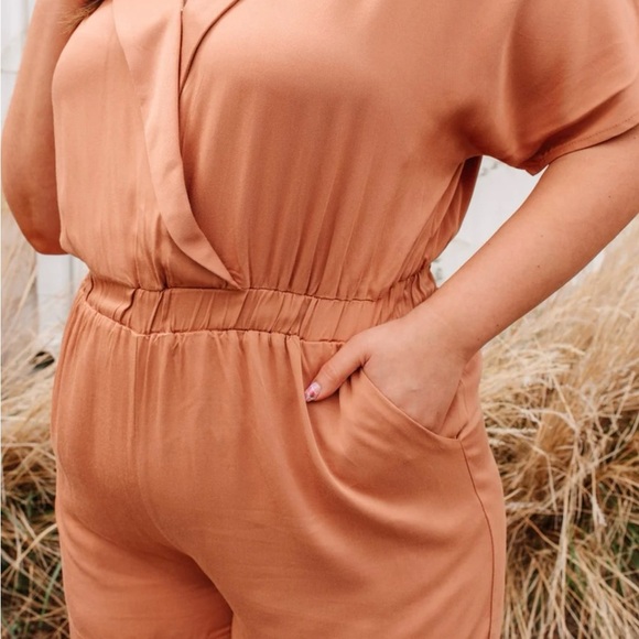 Camel Short Sleeve Romper - Picture 4 of 7
